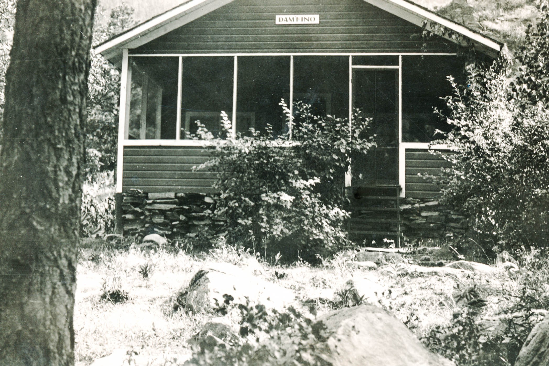 Idlewild Lodge - idlewildlodge.github.io - Circa 1930 - DAMFINO Facade