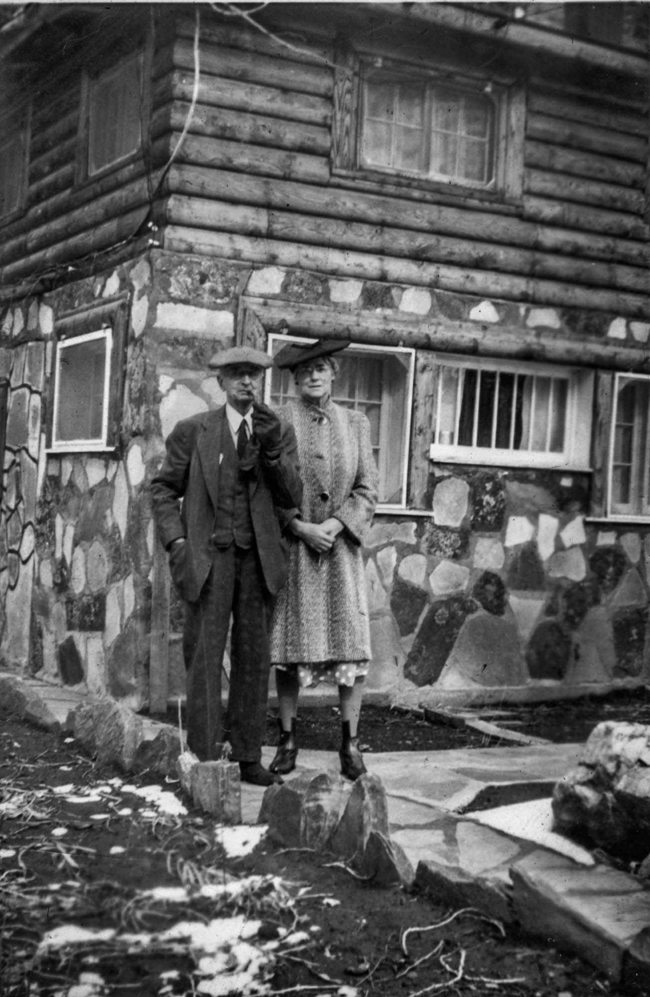 Idlewild Lodge - idlewildlodge.github.io - George and Florence Dauth at Idlewild Lodge in the 1940s