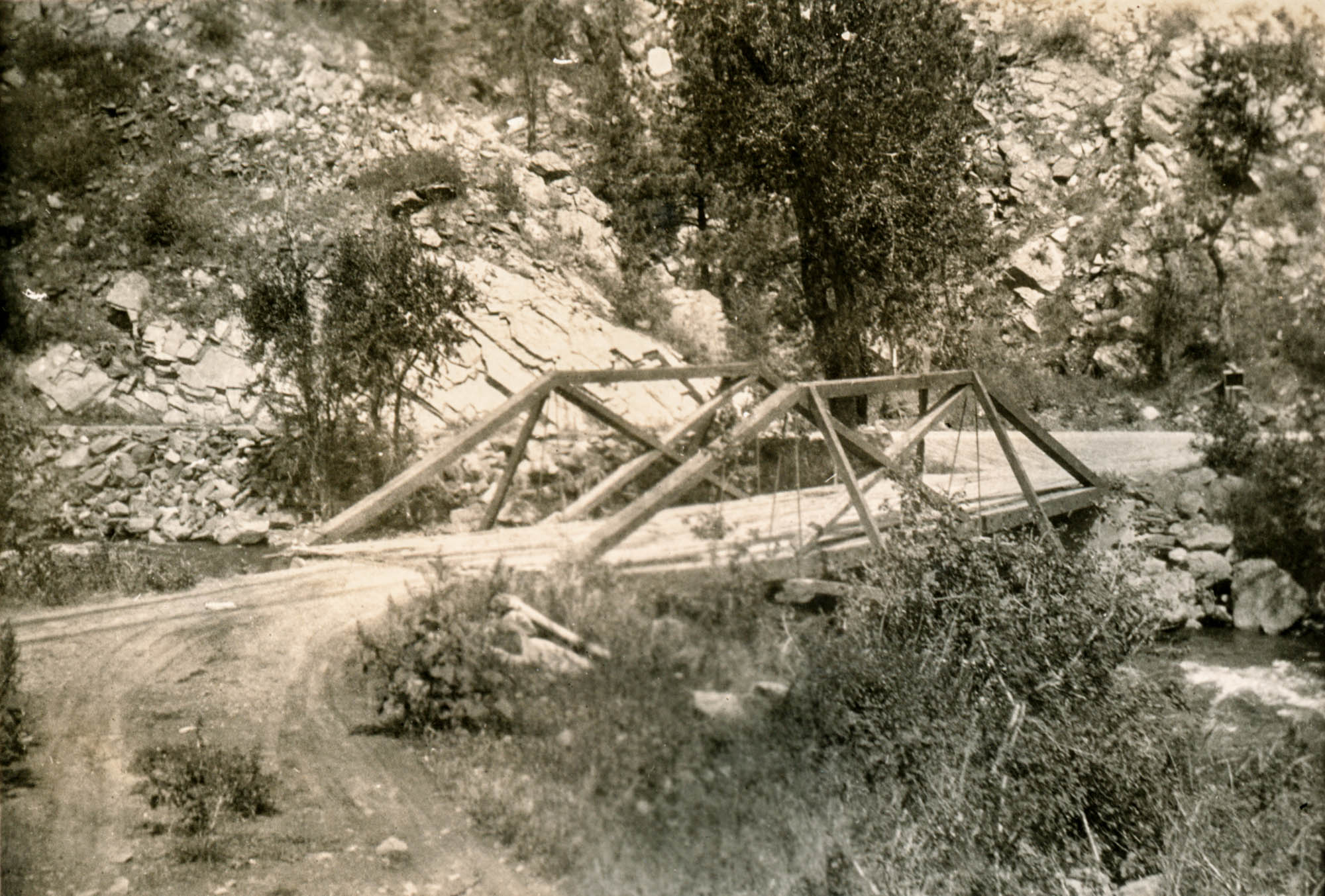 Idlewild Lodge - idlewildlodge.github.io - Circa 1920 - Idlewild Bridge