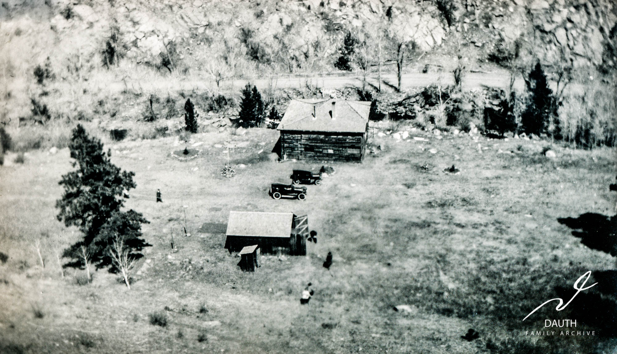 Idlewild Lodge - idlewildlodge.github.io - Circa 1920 - Idlewild Lodge - Looking North from the slope of Sheep